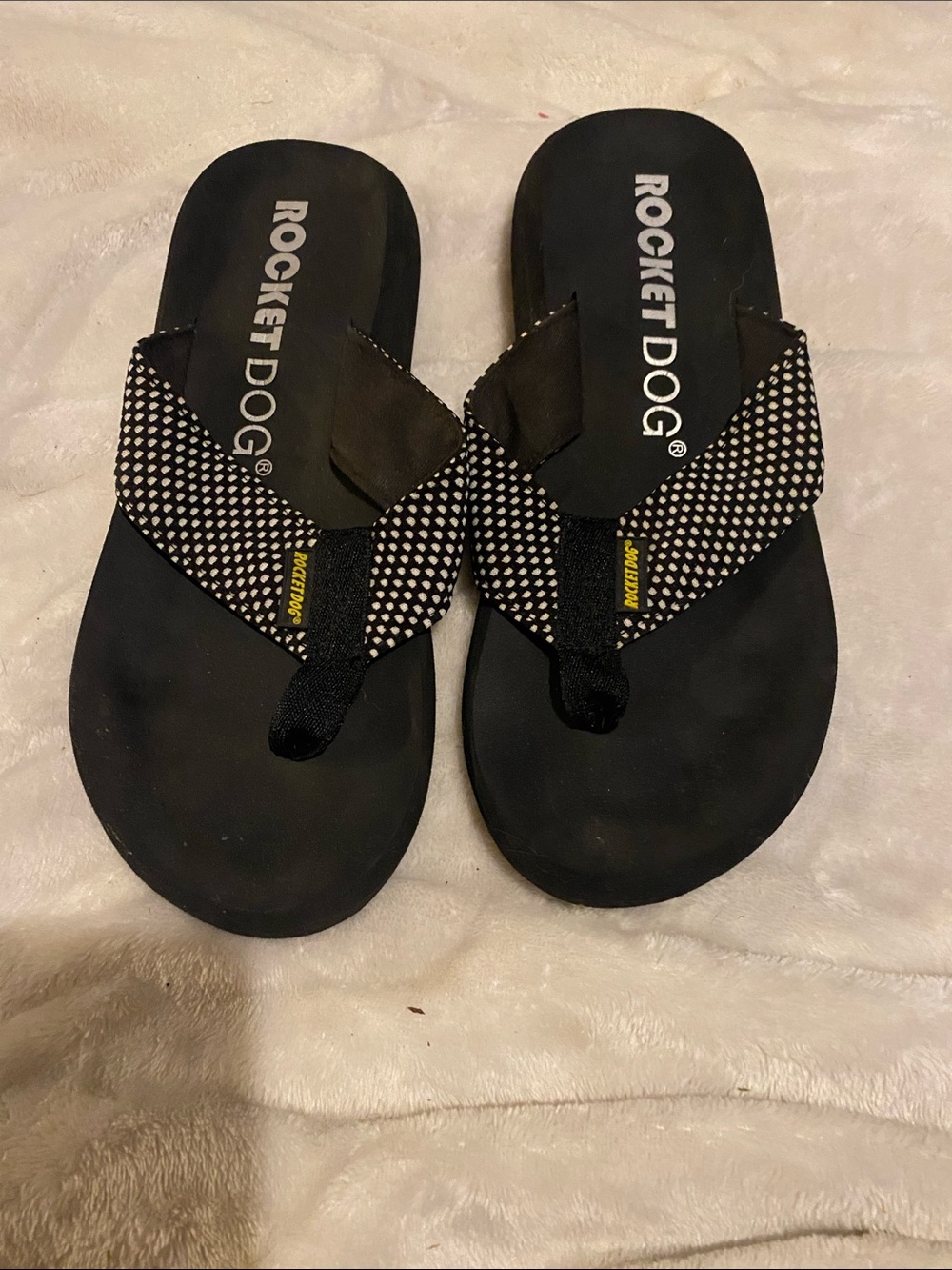 Rocket Dog Spotlight Play Mesh Black White Diamond Flip Flops
